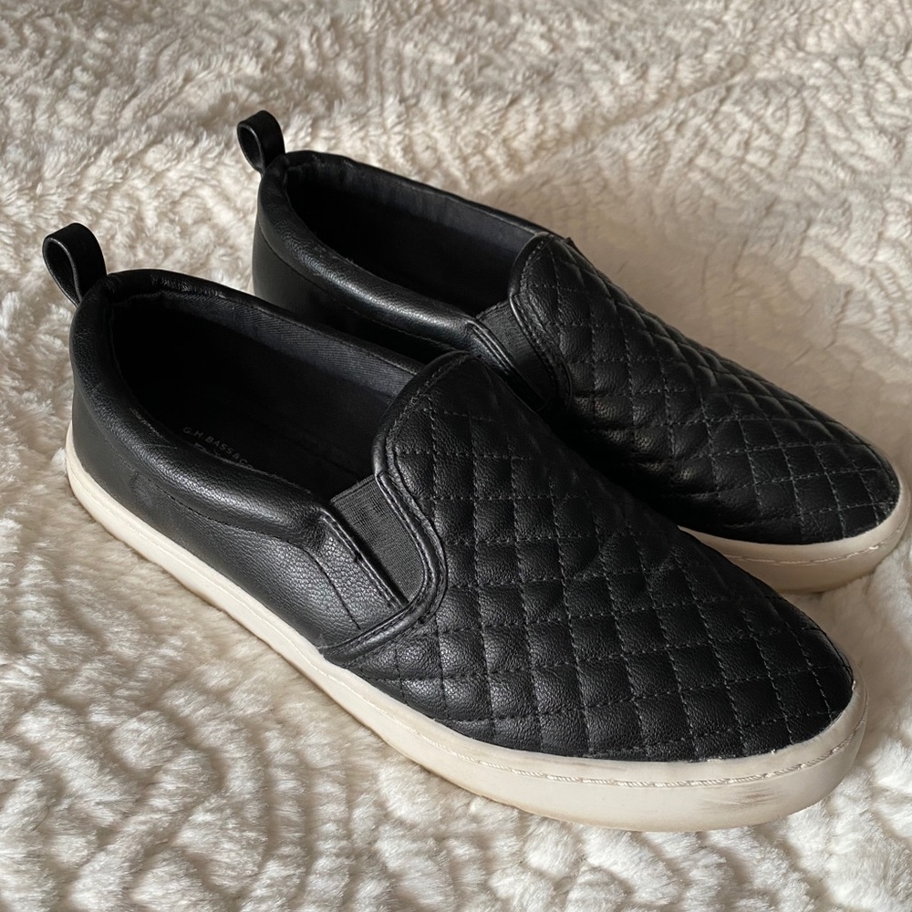 Women’s Black Quilted Slip On Sneakers / Size: 9